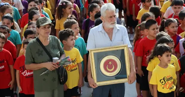 Adana haberleri Adana’da şehit oğullarının adını taşıyan okulda duygu dolu buluşma 14 Eylül 2026