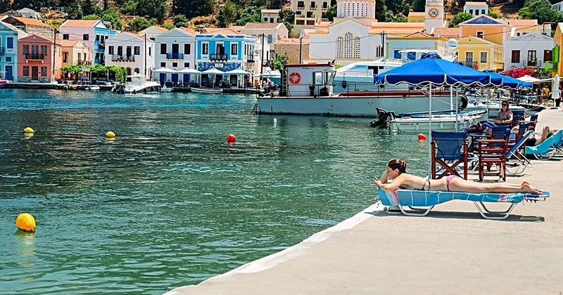 Türkiye nin hemen dibinde! Meis Adası nda 1 yıl kalana 280 bin TL verilecek
