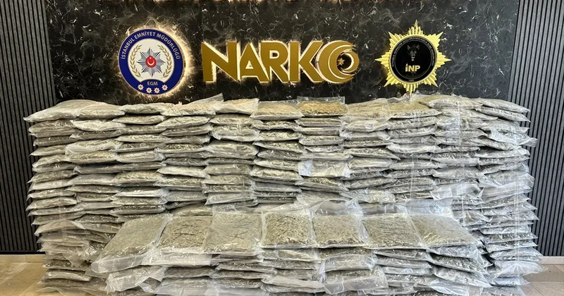 Beykoz da iki araçta 409 kilo 600 gram skunk ele geçirildi, 3 zanlı gözaltına alındı