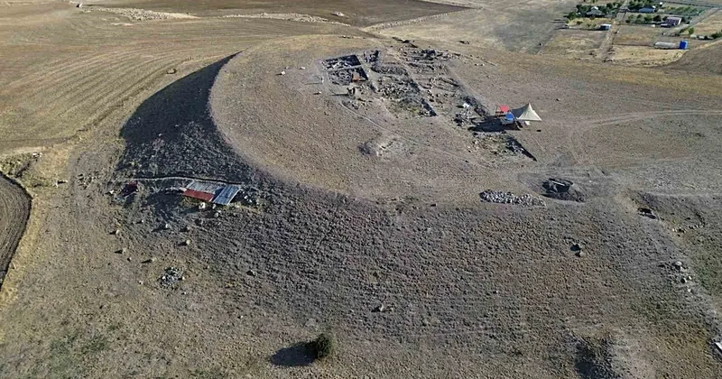 Ankara Gölbaşı ndaki Külhöyük kazılarında 66 milyon yıllık Gastropoda fosili bulundu