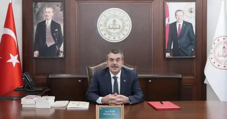 Bakan Tekin den öğretmenlere ve bakanlık personeline mesaj
