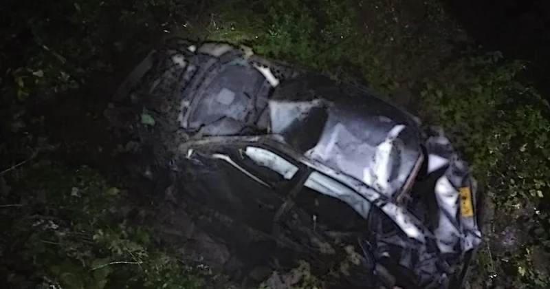 Mersin Tarsus ta otomobil uçuruma yuvarlandı, 2 kişi hayatını kaybetti