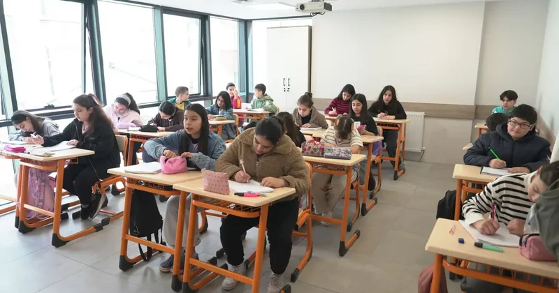 Bağcılar Belediyesi öğrencilerin yanında