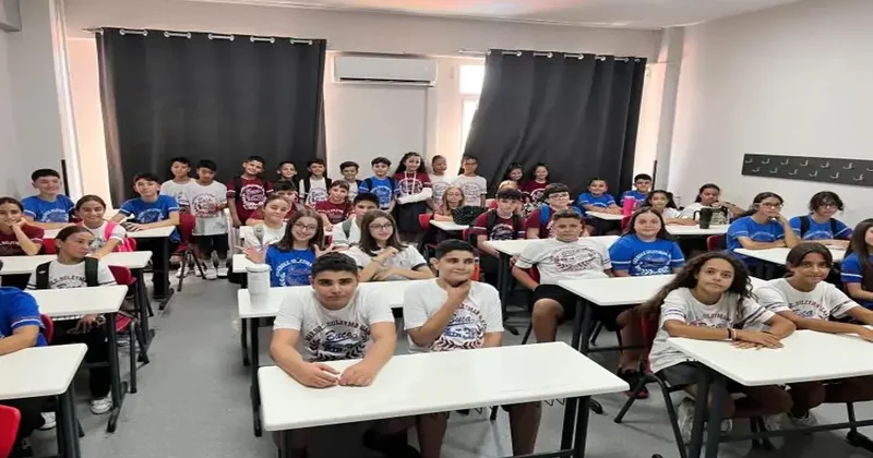 Görenler gözlerine inanamıyor: 27 çift ikiz aynı okulda