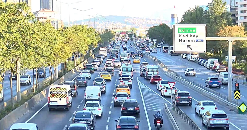 Valiliğin tedbiri işe yaradı! İstanbul da okulun ilk günü trafikte beklenmedik durum