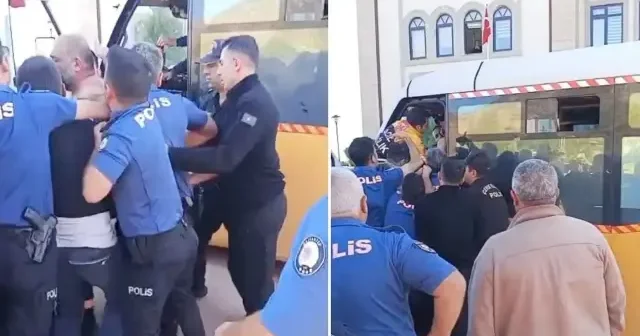 993 TL para cezasına öfkelendi kendisini ve dolmuşunu yakmaya çalıştı Gaziantep Haberleri