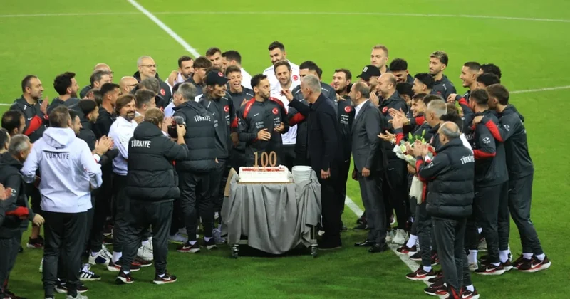 Hakan Çalhanoğlu na sürpriz kutlama Sözcü Gazetesi