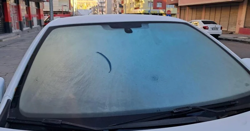Kars a kış geldi, camlar buzla kaplandı