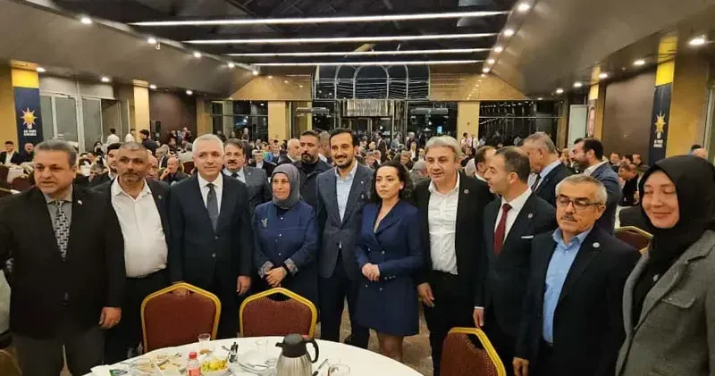 AK Parti İstanbul İl Başkanlığı muhtarlarla bir araya geldi
