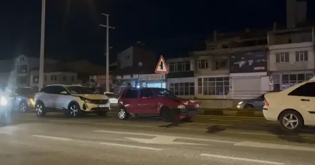 Dört araçlık zincirleme kazada maddi hasar Kütahya Haberleri