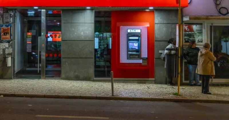 Bankacılık devi 76 şubesini tek tek kapatıyor Sözcü Gazetesi