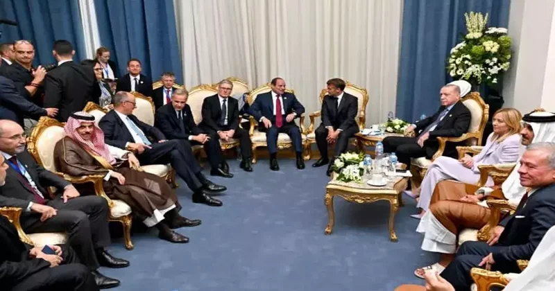 Liderlerin perde arkasında kalan konuşmaları! Gazze Zirvesi dünya basınında