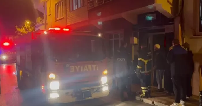 Ocakta unutulan yemek yangına neden oldu