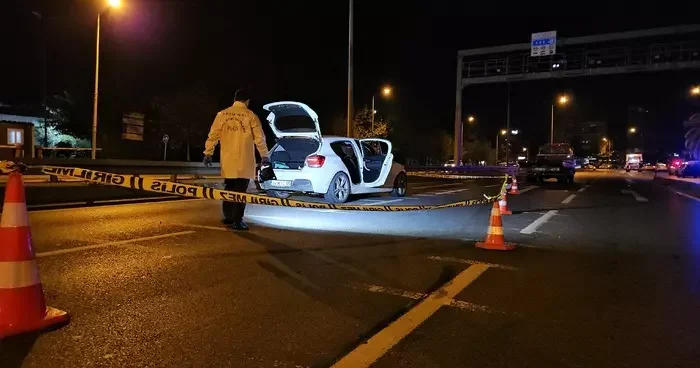 Bakırköy de nefes kesen kovalamaca: Dur ihtarına uymayan sürücü kaza yapınca yakalandı...