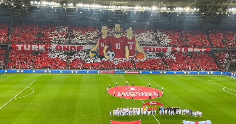 Kocaeli Stadı nda görsel şölen! Muhteşem koreografi Sözcü Gazetesi