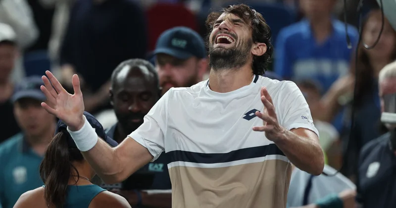 Ne hikaye ama: Elemelerden gelip finalde kuzenini yenerek şampiyon olan Vacherot tenis tarihine geçti