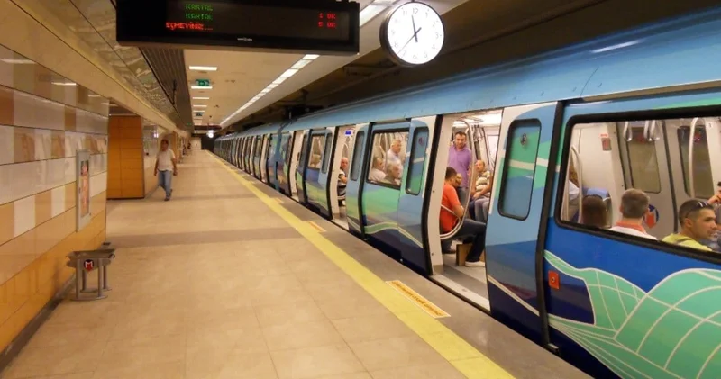 İstanbul Metrosu nda intihar girişimi!