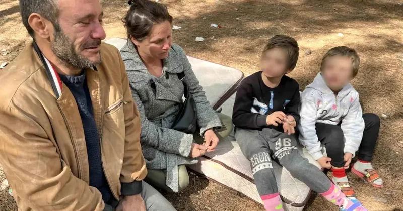 Evsiz Aile Ormanda Yaşıyor