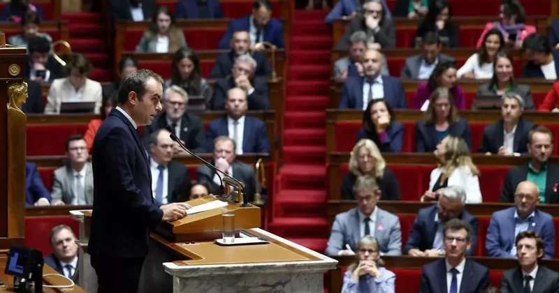 Tartışmalı emeklilik reformu askıya alınıyor