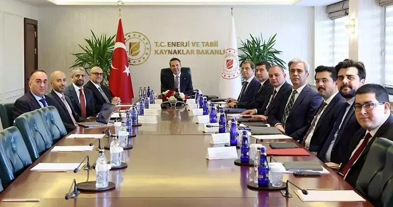 Bakan Bayraktar, BAE merkezli enerji şirketi Masdar ın CEO su Ramahi yi kabul etti