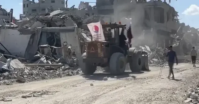 Gazze Belediyesi enkaz kaldırma çalışmalarına başladı: İsrail saldırılarından geriye tam 50 milyon ton moloz kaldı VİDEO İZLE