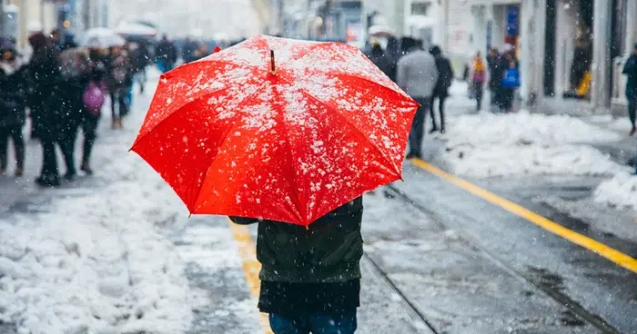 Meteoroloji uzmanından kar uyarısı: Yüksek kesimlere yağdı, sıra şehir merkezlerinde!