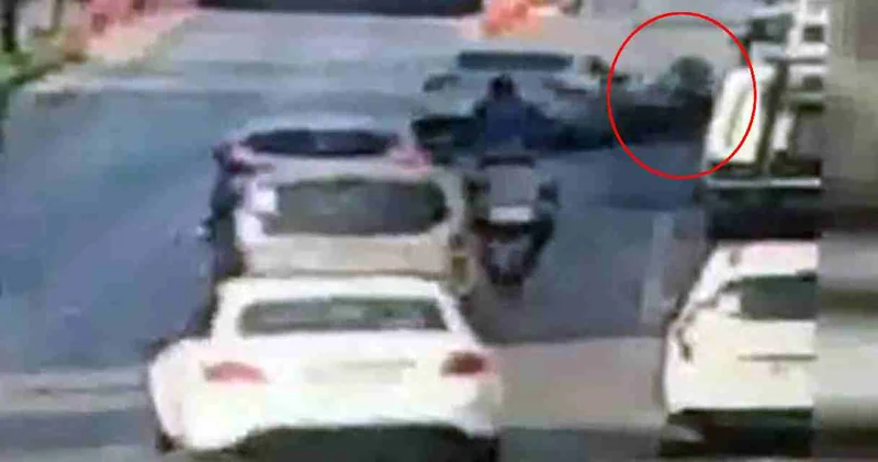 Bunun adı resmen cinayet: Otomobilini motosikletlinin üzerine sürüp öldürdü! İşte eşinin bile izleyemediği görüntüler