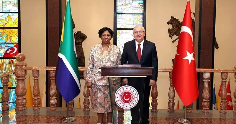 Bakan Güler, Güney Afrikalı mevkidaşı ile görüştü