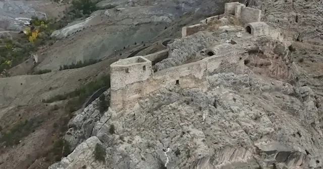 Gümüşhane’nin saklı mirası Keçi Kalesi görülmeye değer manzaralar sunuyor VİDEO İZLE