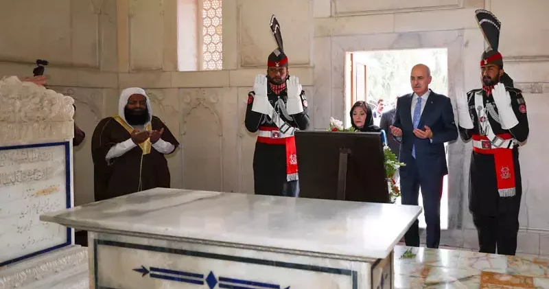 TBMM Başkanı Kurtulmuş, Pakistan’da Muhammed İkbal’in türbesini ve Lahor Kalesi’ni ziyaret etti