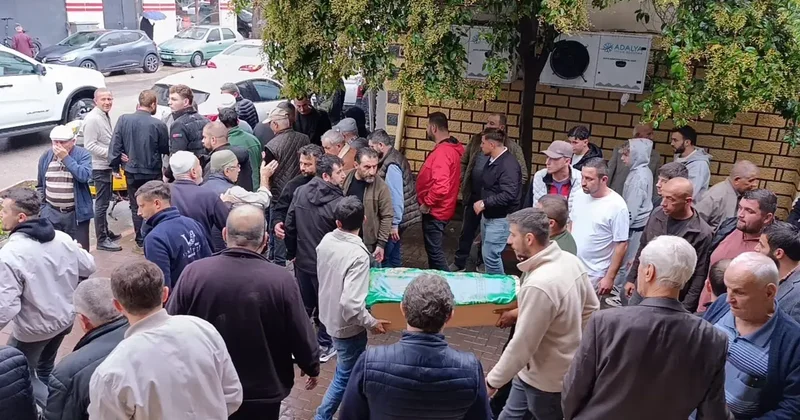 Otomobilin çarptığı 2 yaşındaki Melis, son yolculuğuna uğurlandı