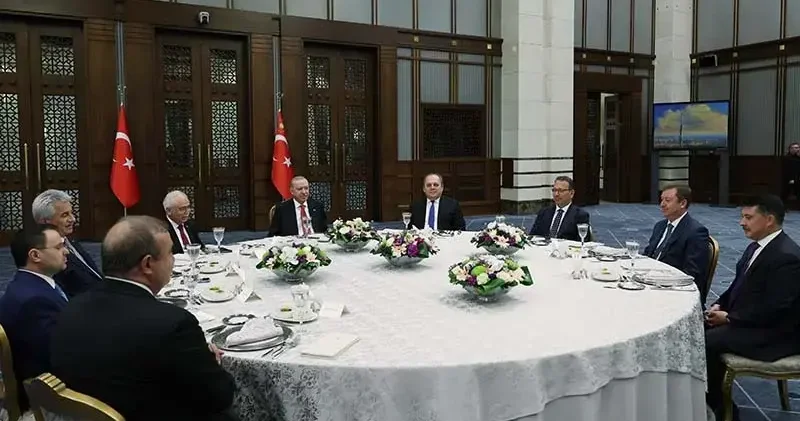 Cumhurbaşkanı Erdoğan, yüksek mahkeme başkanlarıyla yemekte bir araya geldi