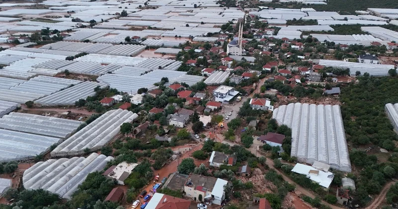 Antalya Demre de sel oluştu, Başkan Duran 4 köyde böyle yağış görmediklerini söyledi