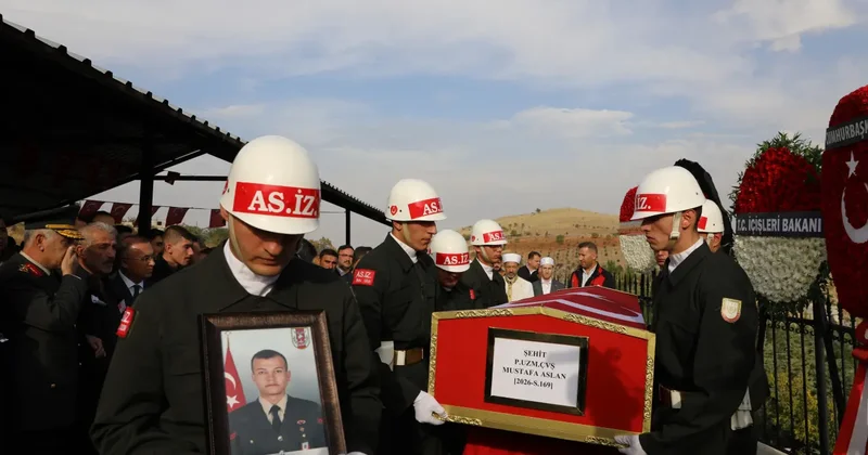 Şehit uzman çavuş, toprağa verildi! Baba olmak için gün sayıyormuş