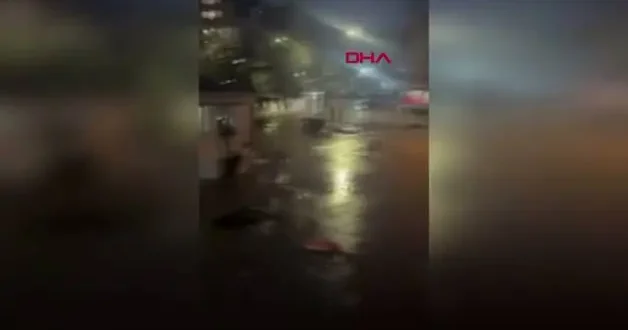 İstanbul felaketi yaşadı! Sel sularında can savaşı: Vatandaşları halatla kurtardılar