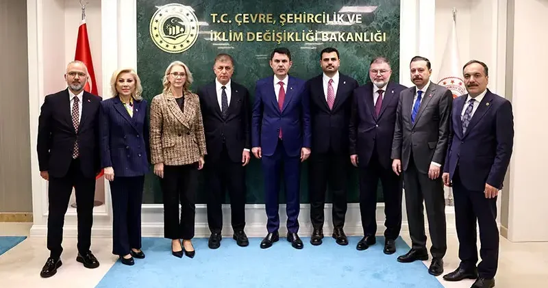 Bakan Kurum: İzmir e değer katacak yatırımları hayata geçirmek için çalışmaya devam edeceğiz