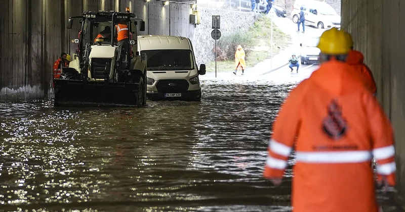 İş çıkışı dikkat! İstanbullulara saat verildi... Fırtına Anadolu Yakası na geliyor Sözcü Gazetesi