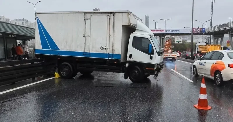 E 5’te trafiği kilitleyen kaza