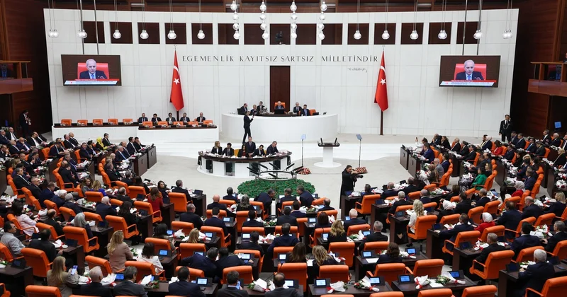 TBMM de fon soruşturması gerginliği: Akbaşoğlu 84 kişinin tutuklandığını açıkladı