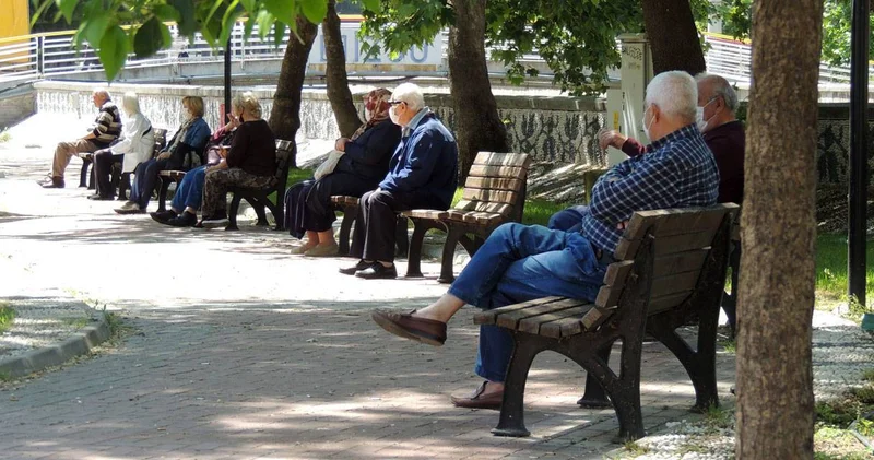 Emeklinin barınma krizi: Kirayı bölüşmek için aynı evde yaşamaya başladılar
