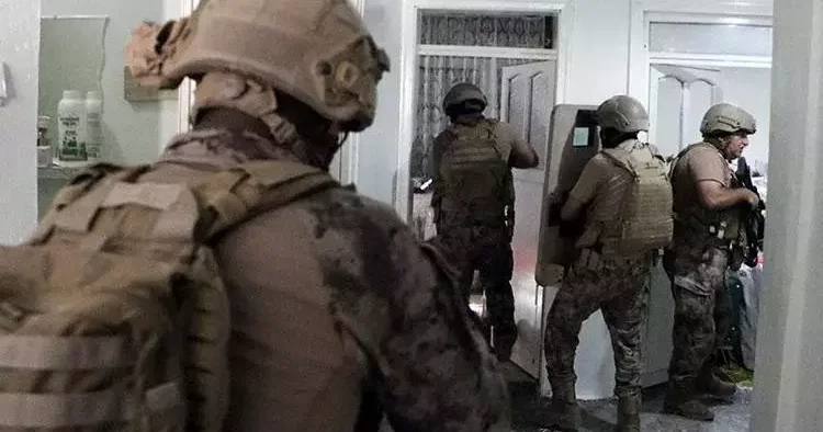 24 tonun üzerinde uyuşturucu sevkiyatı yaptığı belirlenen 5 suç örgütüne operasyon