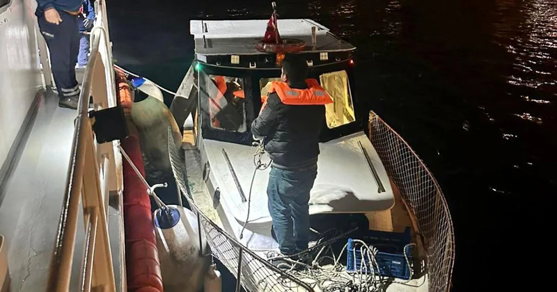Boğazda arızalanan tekne kurtarıldı