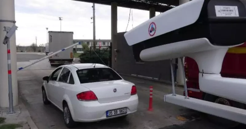 Türk plakalı araçlara gümrükte yeni dönem! Bakanlık duyurdu