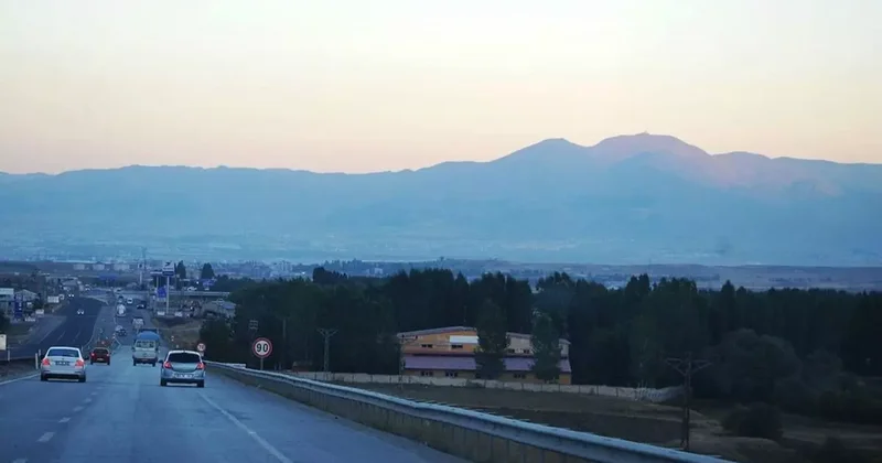 Karayollarında hız tabelalarına ayar