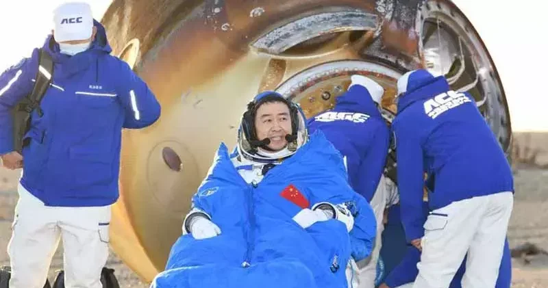 ‘Shenzhou 20’ mürettebatı Dünya ya döndü