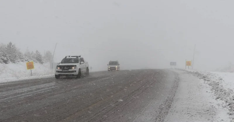 Malatya Sivas kara yolu kar nedeniyle ulaşıma kapatıldı