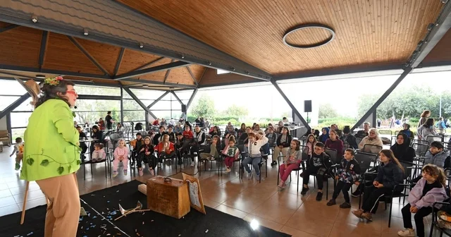 Osmangazi de ara tatil şenlendi Miniklerden Toprak Ana tiyatrosuna yoğun ilgi Bursa Haberleri