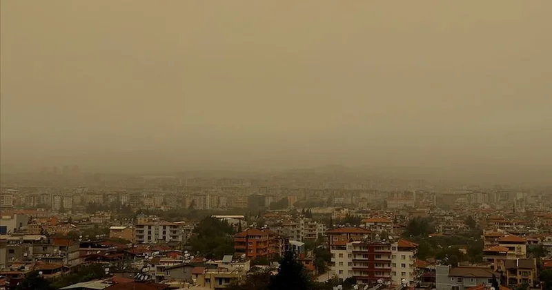 Göz gözü görmeyecek! Meteoroloji den çok sayıda il için toz taşınımı uyarısı Sözcü Gazetesi