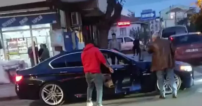 Otomobildeki arkadaşını ağır yaralayan şüpheli, eski eşini de bıçaklamış; 11 gözaltı