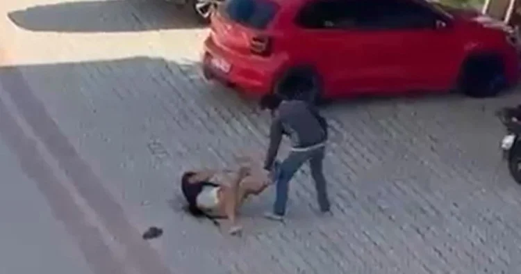 Annesi ile gönül ilişkisi olduğunu öne sürüp yaşlı adamı öldürdü